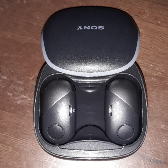 Sony wireless earphones WF-SP700N - Picture 2 of 3